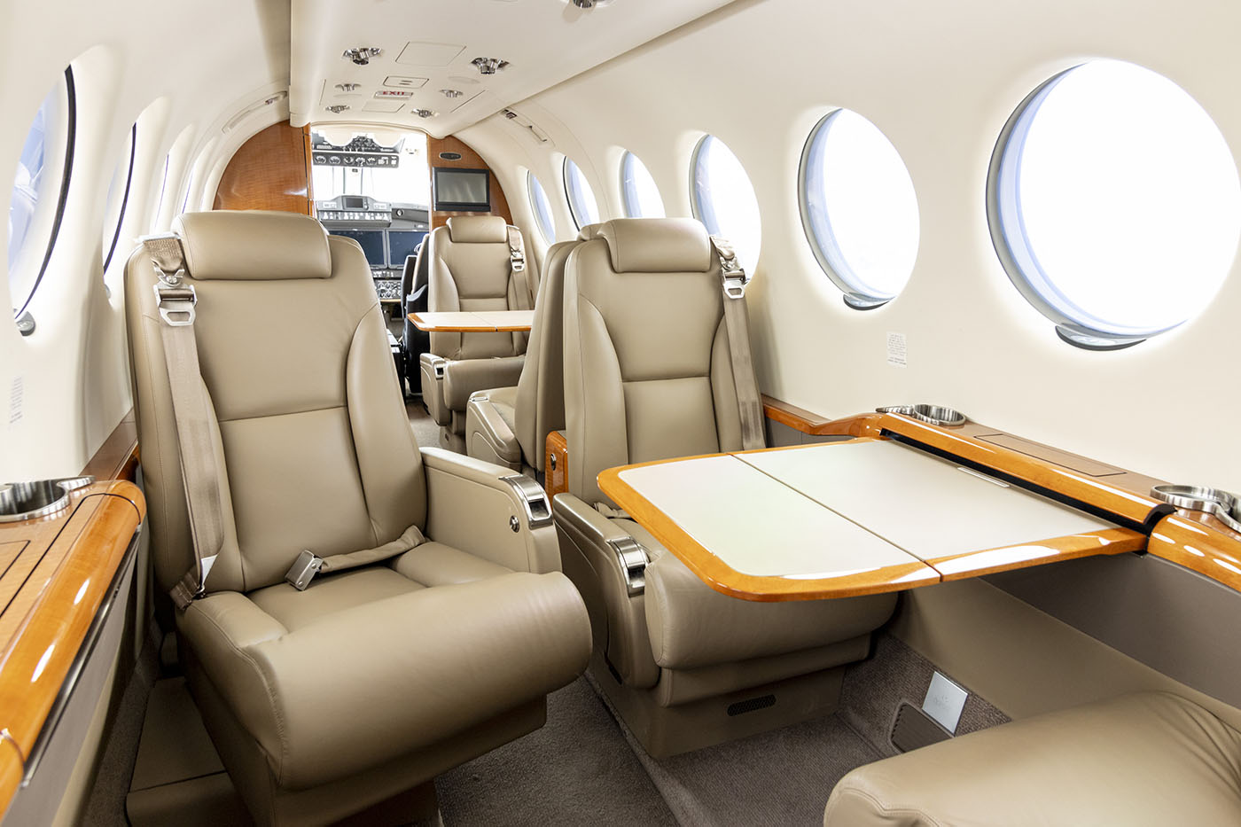 16 Beechcraft King Air 350i For Sale