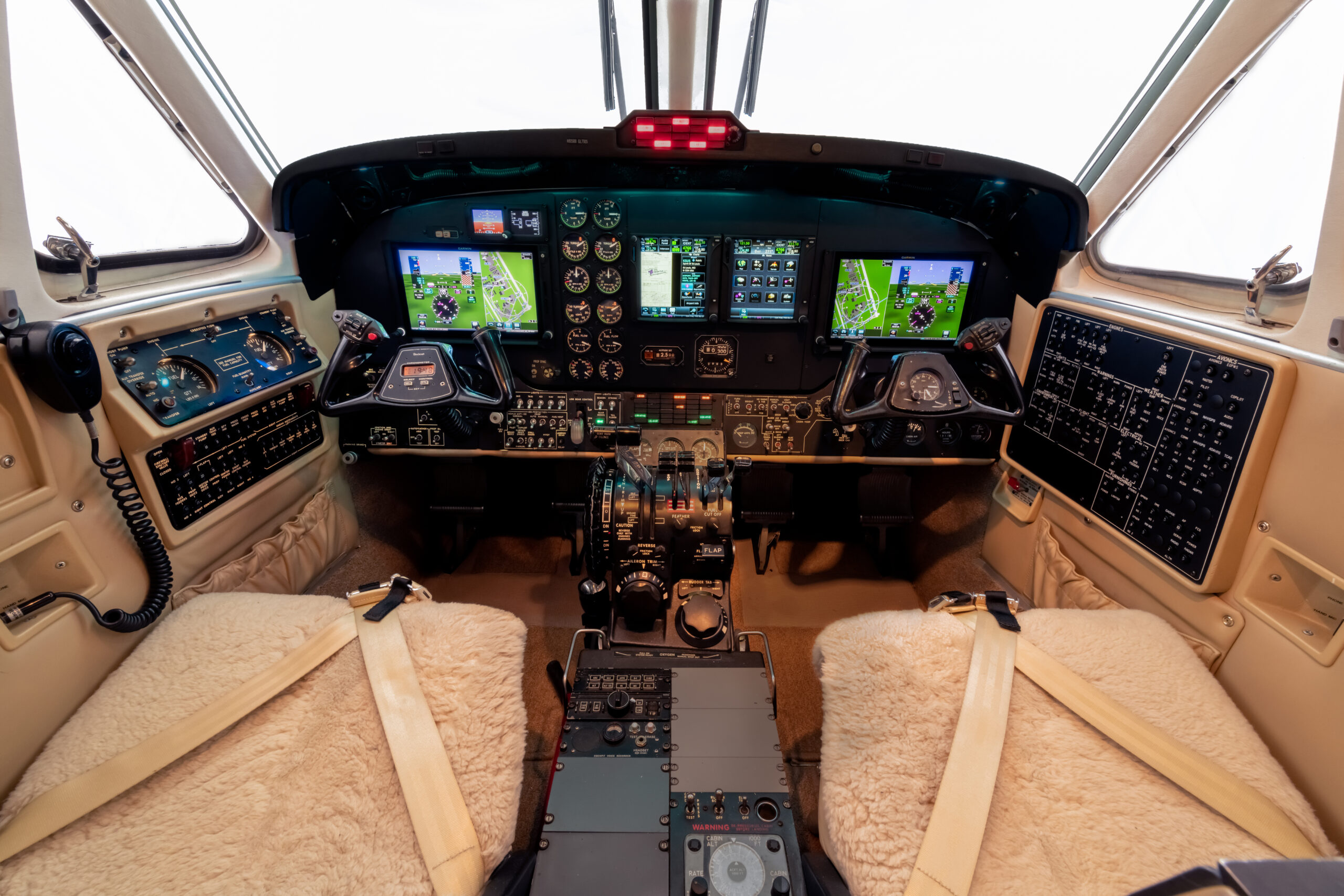 beechcraft king air b200 price