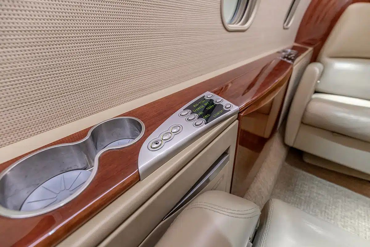 2007 Bombardier Challenger 300 for sale