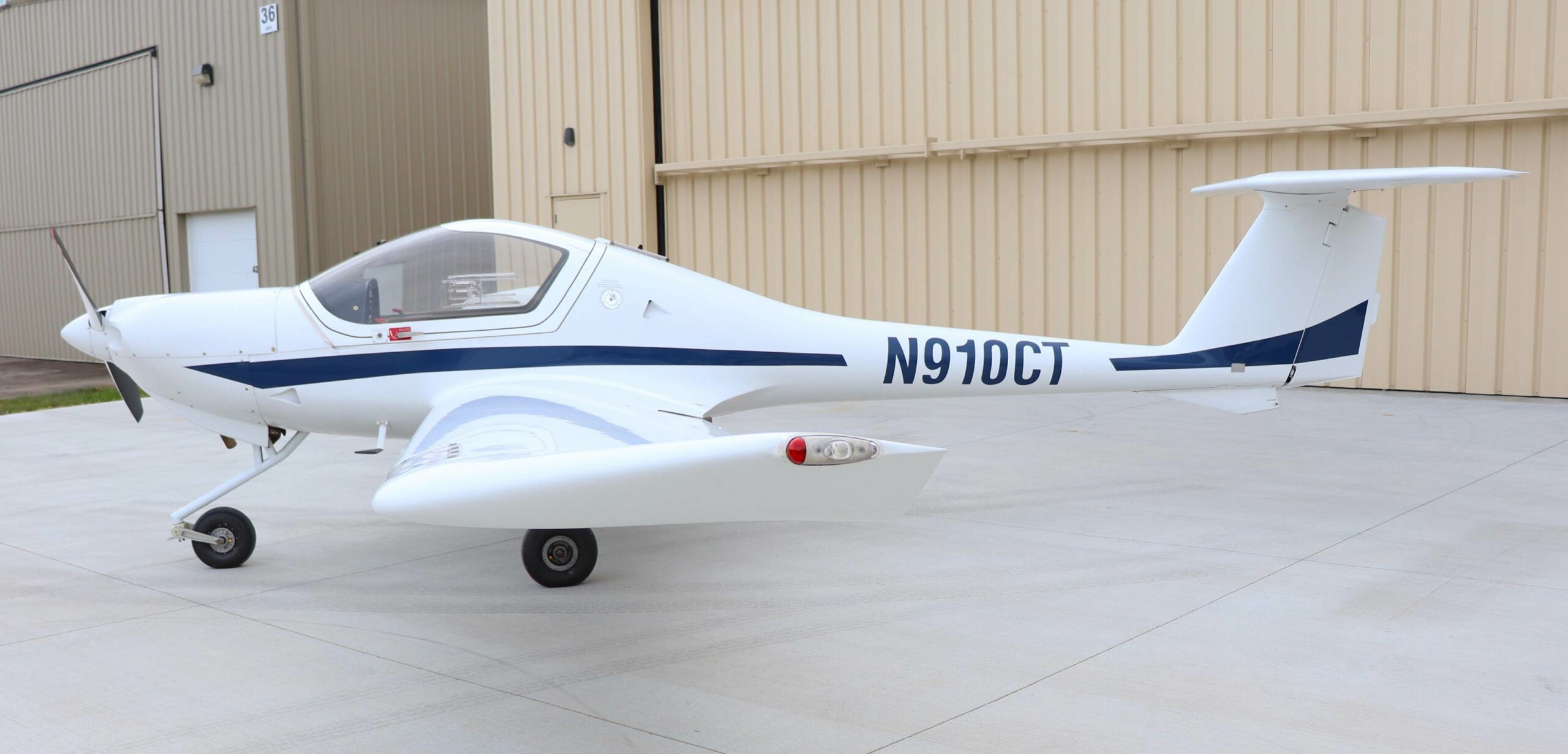 2000 Diamond DA20 for sale