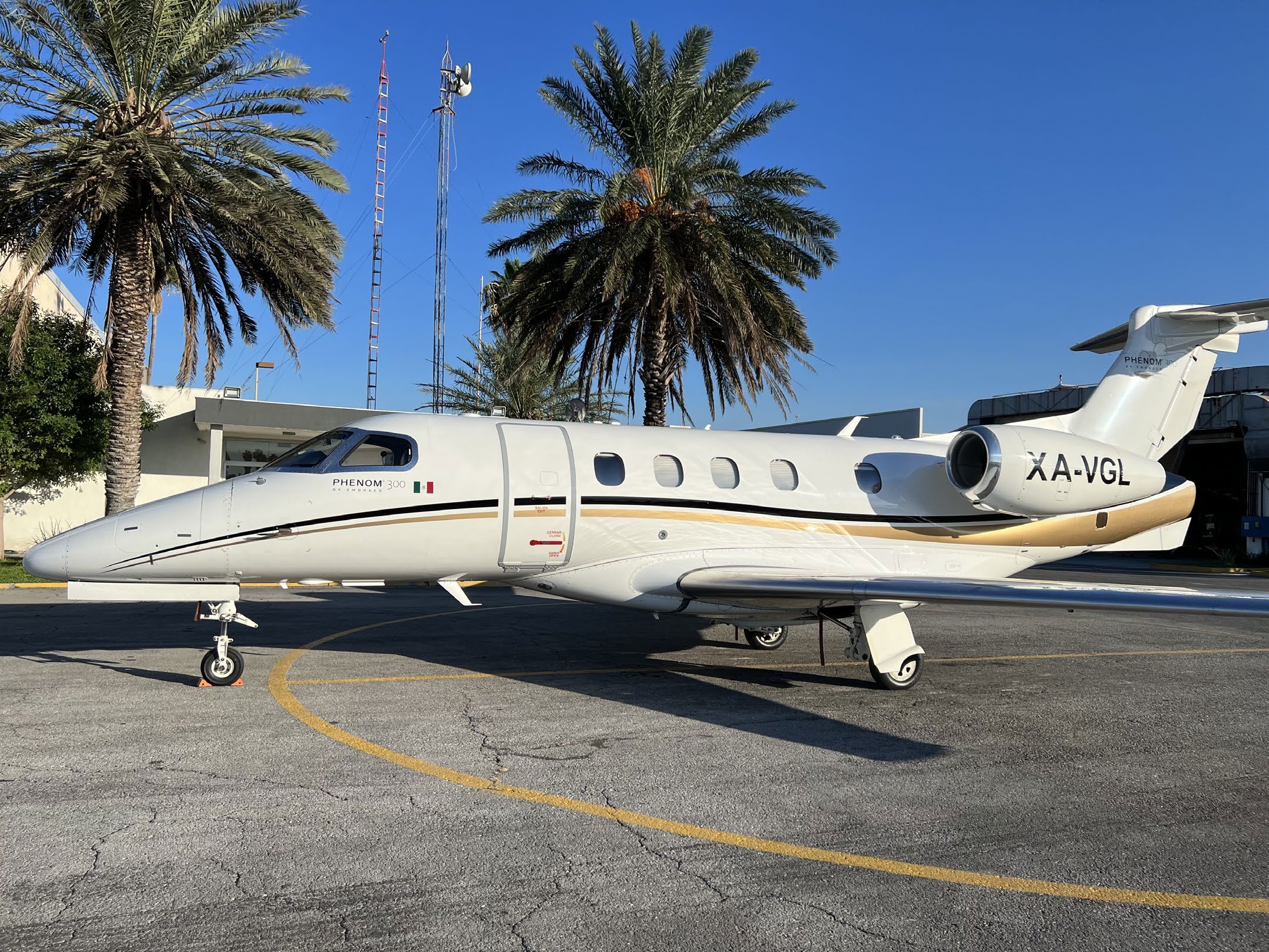 2014 Embraer Phenom 300E