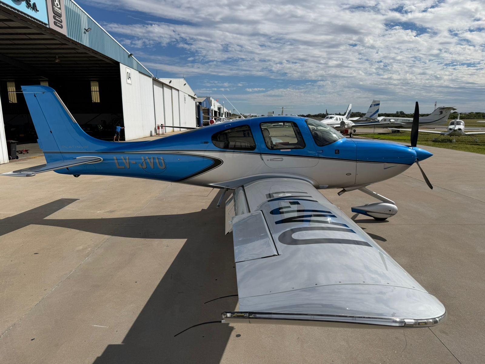 Cirrus SR22-G6