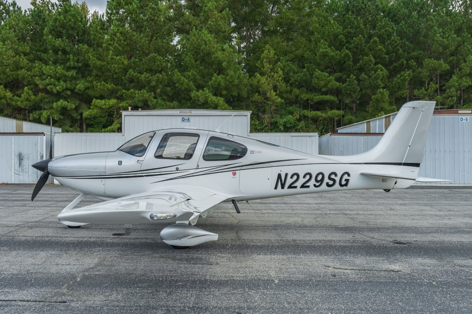 Cirrus SR22-G2